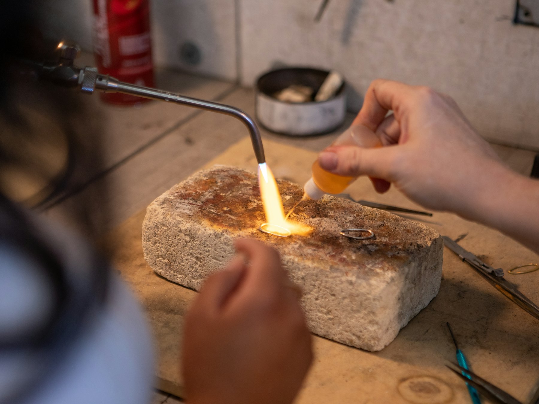 Florentine goldsmith workshop for handcrafted Italian jewelry